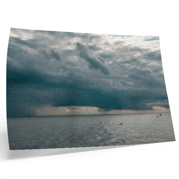 Poster retro Cer furtunos peste un ocean plin de spațiu
