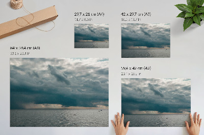 Poster retro Cer furtunos peste un ocean plin de spațiu