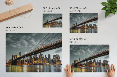 Poster pentru perete Panoramă a orașului, podul luminilor de seară, apa