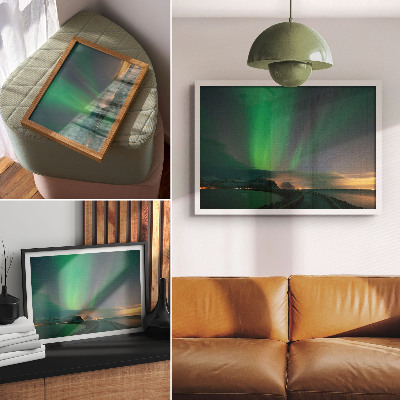 Poster Aurora boreală peste un peisaj montan rece