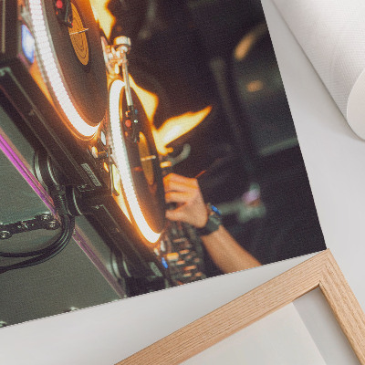 Poster retro Un amestec energic de flăcări și electronică