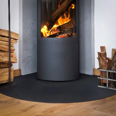 Protecție sub sobă sfert de cerc din metal negru