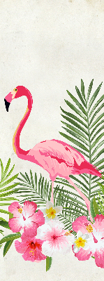 Jaluzele tip roletă flamingo lângă frunze