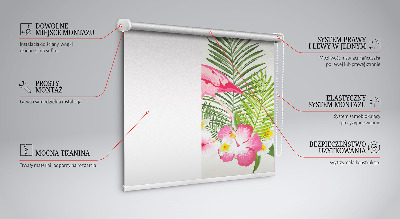 Jaluzele tip roletă flamingo lângă frunze
