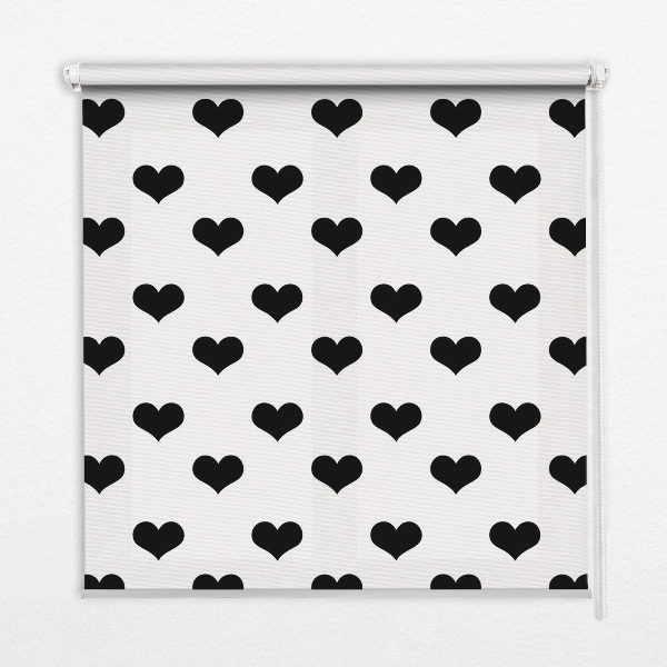 Stor geam interior cu inimi negre