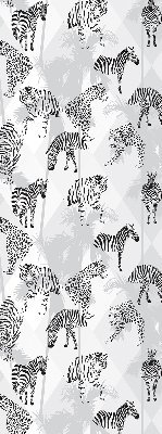 Stor geam interior cu animale gri