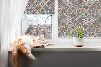 Jaluzele tip roletă cu romburi decorative