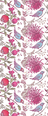 Stor geam interior cu păsări colorate printre flori