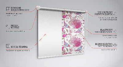Stor geam interior cu păsări colorate printre flori