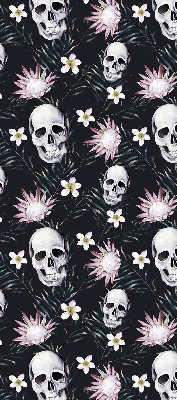 Stor geam interior cranii printre flori