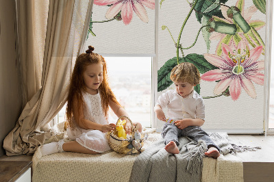 Stor geam interior cu floare roz
