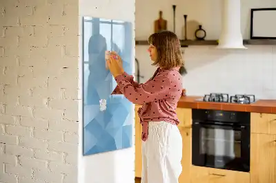 Tablă cu marker cu model de abstracție de triunghiuri