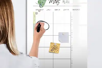 Tablă magnetică pentru planificarea meselor pentru scris