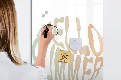 Tablă cu marker cu mesaj de salutare pentru vară