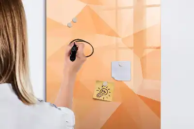 Tablă cu marker cu model de abstracție de triunghiuri