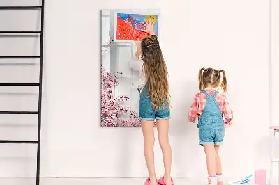 Tablă magnetică de scris decorată cu motiv floral pe lemn