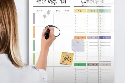 Tablă magnetică pentru planificarea săptămânală a meselor de scris