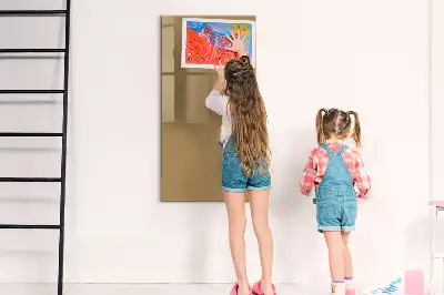 Tablă cu marker de culoare bej închis