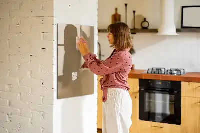 Tablă cu marker de culoare bej închis