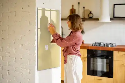 Tablă cu marker culoare crem
