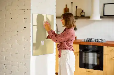 Tablă cu marker culoare crem