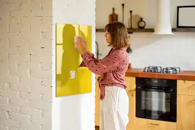 Tablă cu marker culoare galben deschis
