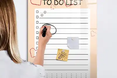 Tablă cu marker pentru lista de sarcini