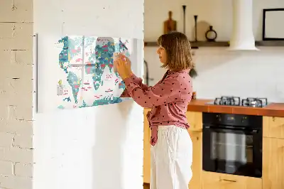 Tablă magnetică cu ștergere uscată cu harta lumii ilustrată