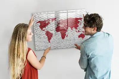 Tablă magnetică cu ștergere uscată cu design de hartă a lumii pe perete de cărămidă