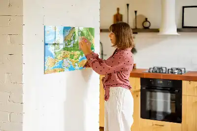 Tablă magnetică cu ștegere uscată cu harta geografică a lumii