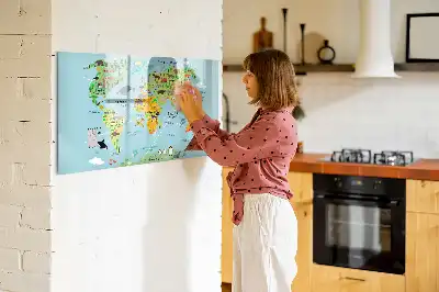 Tablă magnetică cu ștergere uscată cu hartă a lumii cu animale