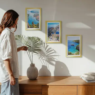 Set 3 tablouri cu vederi ale litoralului grecesc și ale orașului Oia din Santorini