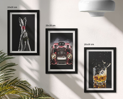Galerie de perete Picioare feminine cu un trandafir, o mașină veche și un pahar de whisky
