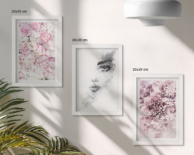 Set 3 tablouri Bujori delicați, portret alb-negru al unei femei