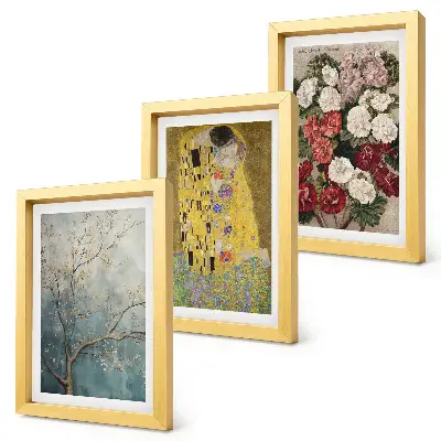 Galerie de perete cu motive florile și copacii în stilul picturii Sărutul de Gustav Klimt