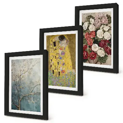 Galerie de perete cu motive florile și copacii în stilul picturii Sărutul de Gustav Klimt