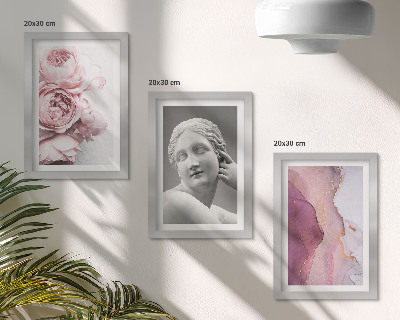 Galerie de perete Sculptură romantică în formă de bujori, reprezentând o femeie abstractă