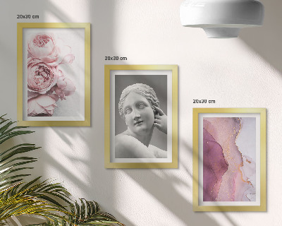 Galerie de perete Sculptură romantică în formă de bujori, reprezentând o femeie abstractă
