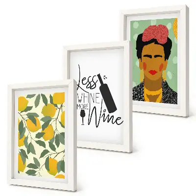 Galerie de perete cu portretul Fridei Kahlo într-o sticlă de vin cu lămâi