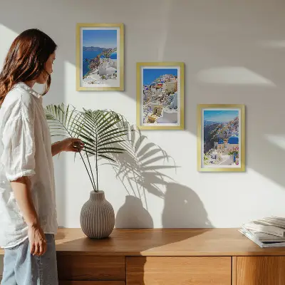 Set 3 tablouri cu vederi de arhitectură peisagistică din orașul Oia, Santorini, Grecia