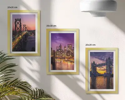 Galerie de perete cu poduri și peisaje urbane la apus