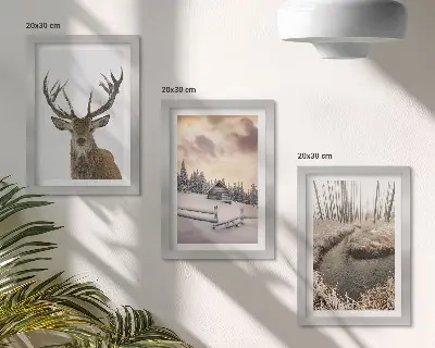 Galerie de perete peisaj de iarnă cu o colibă, cerbi și un pârâu