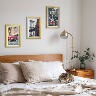 Set 3 tablouri O mașină veche pe stradă lângă Podul Brooklyn și echipamente audio retro