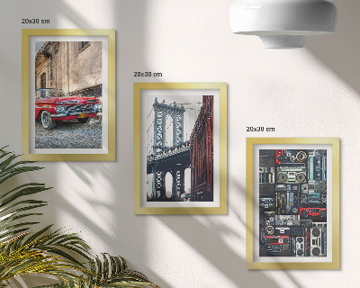 Set 3 tablouri O mașină veche pe stradă lângă Podul Brooklyn și echipamente audio retro
