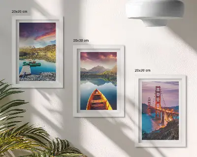 Galerie de perete cu vederi montane, lacuri, bărci și un pod