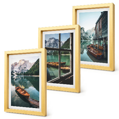 Galerie de perete Vedere a unui lac de munte cu bărci și o casă lângă apă