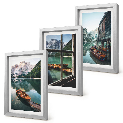 Galerie de perete Vedere a unui lac de munte cu bărci și o casă lângă apă
