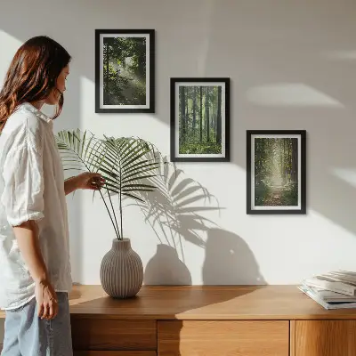 Set 3 tablouri cu peisaj de pădure verde, raze de lumină și potecă