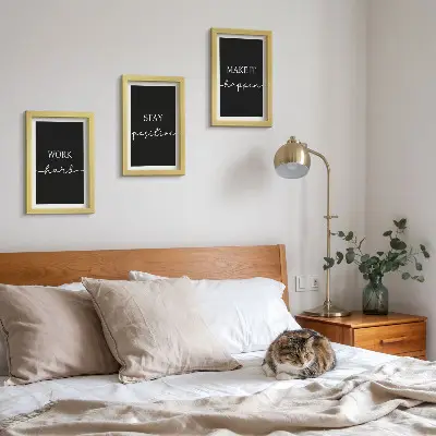 Set de 3 tablouri cu sloganuri motivaționale elegante pe fundal negru
