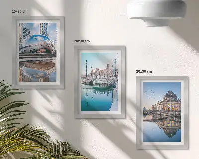 Set 3 tablouri cu arhitectură urbană reflectată în apă